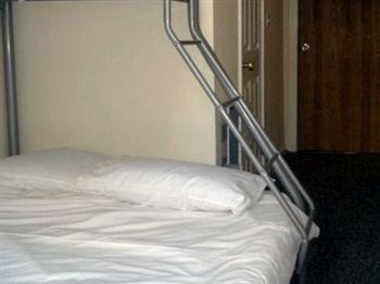 Heroes Hotel